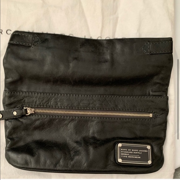 Marc Jacobs Clutch 🖤 - Picture 2 of 4